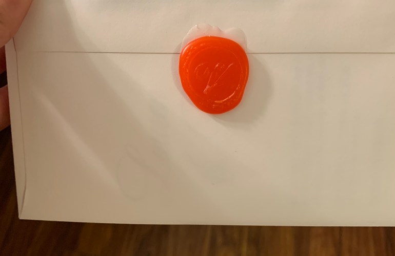How to do a wax seal on your&nbsp;invite